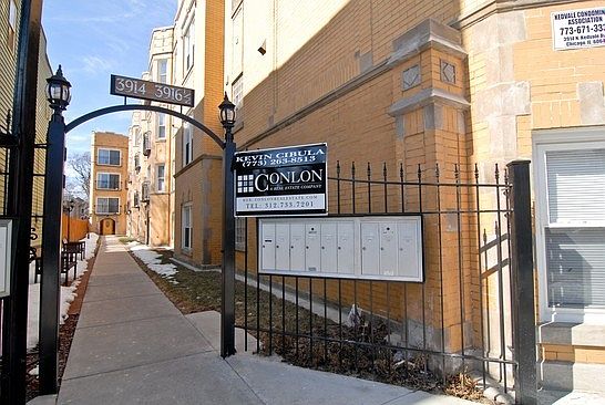 1st image of 3916.5 N Kedvale Ave #1W