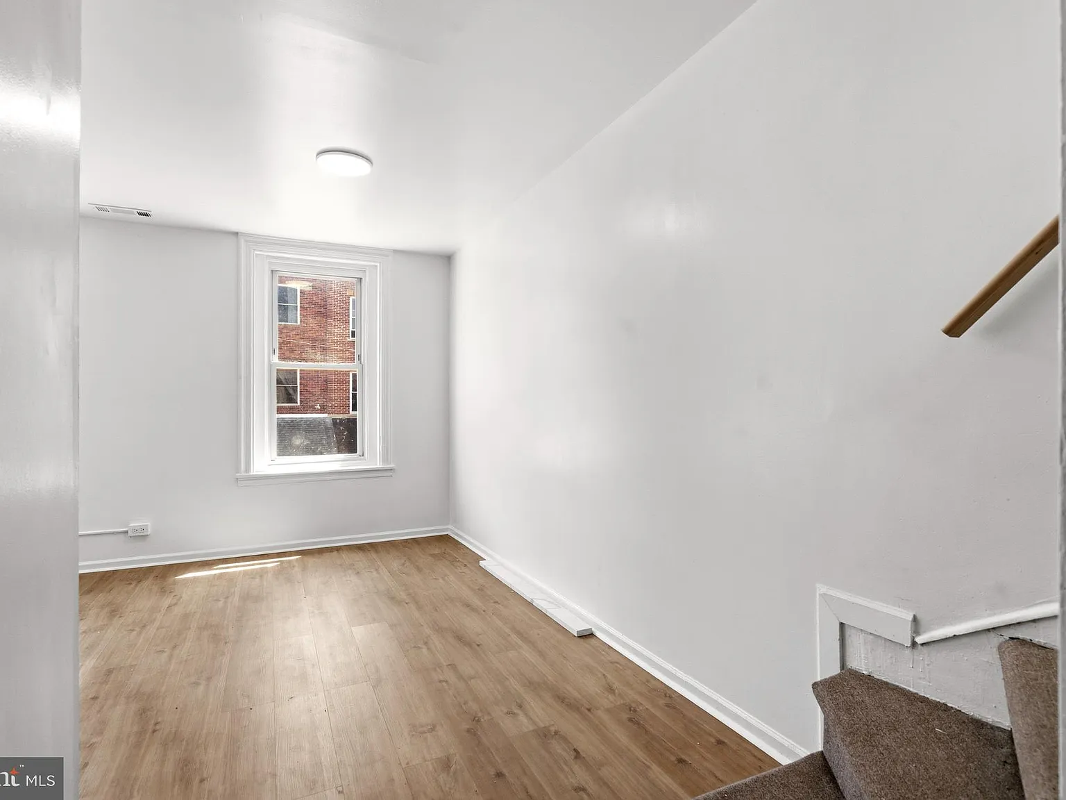 3 bed, 1200 sqft, $1,595 — Photo 3