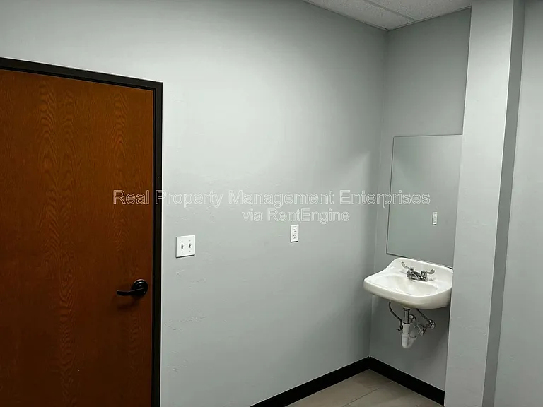 200 S Main St #202 — Photo 6