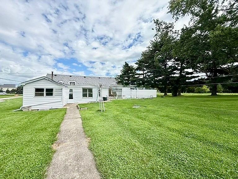 1st image of 33W269 Butterfield Rd #249