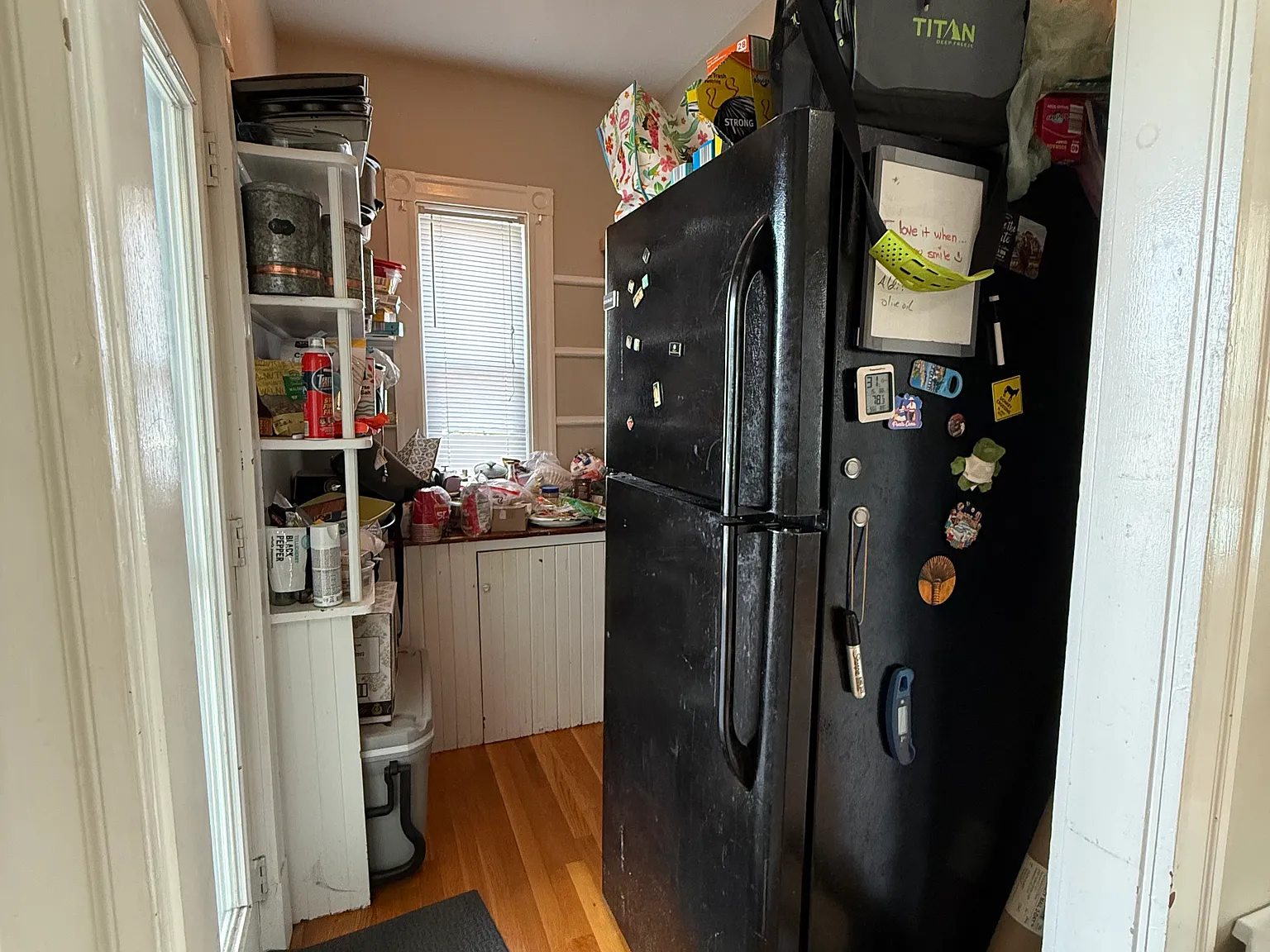 4 bed, 1300 sqft, $4,300 — Photo 3