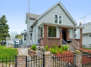 918 40th St, Kenosha, WI 53140