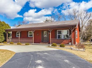 6310 Lake Shore Dr, Cary, IL 60013