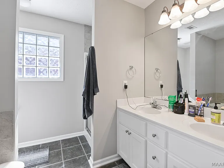 1225 Westfield Ln — Photo 13