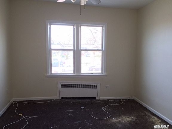 3rd image of 10801 Rockaway Beach Blvd
