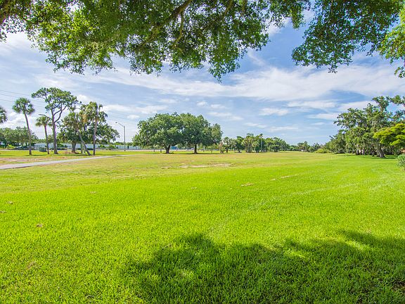 4th image of 16 Vista Palm Lane #106