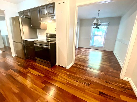 Spacious 2 Bedroom 1.5 Bath - Rochester, MI- Dining Room/ Office Space- Kitchen- Features: NEW! Samsung Smartthing appliances, freshly painted, plenty of cabinet storage and room for a kitchen table!