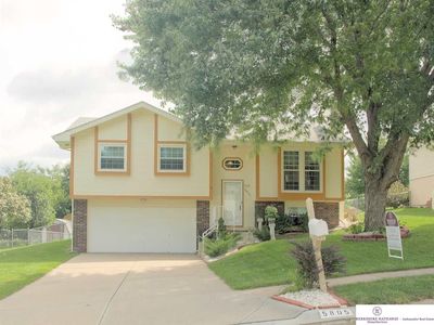 5805 N 128th St, Omaha, NE, 68164