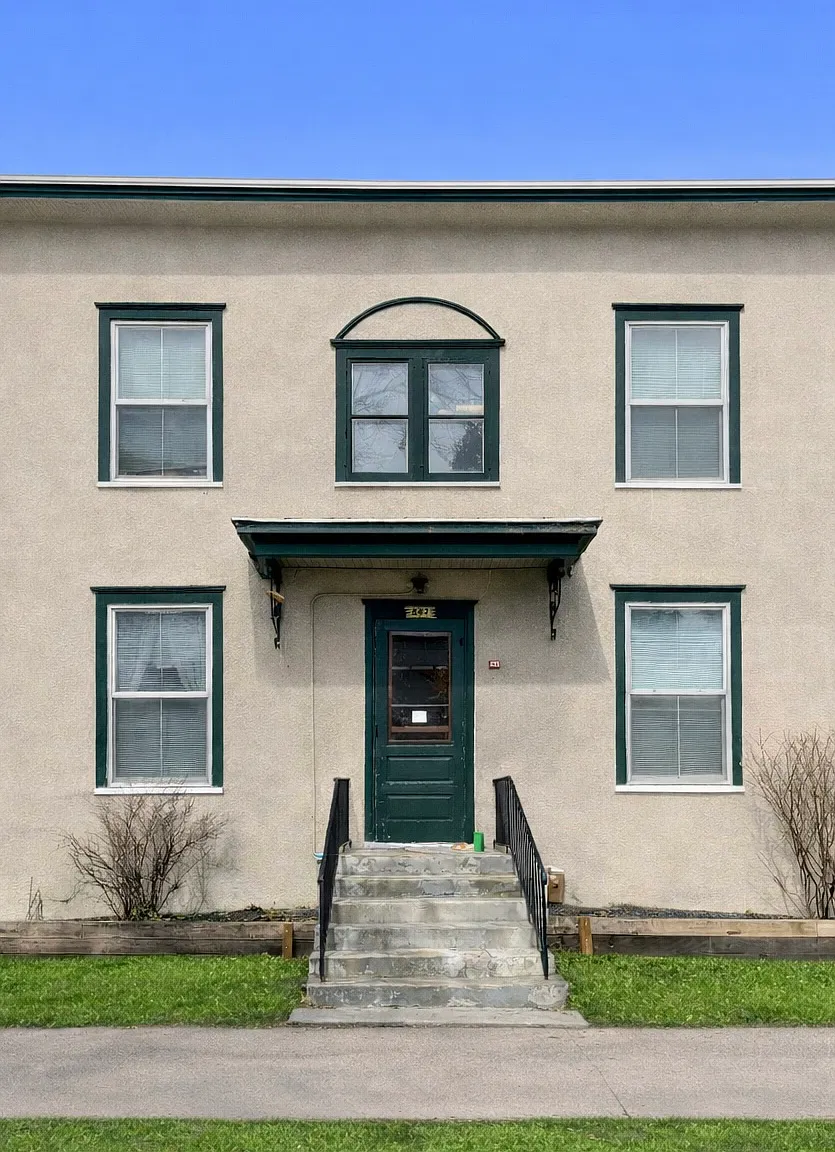 2 bed, $1,300 — Photo 1