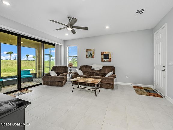 5th image of 9373 Alister Dr
