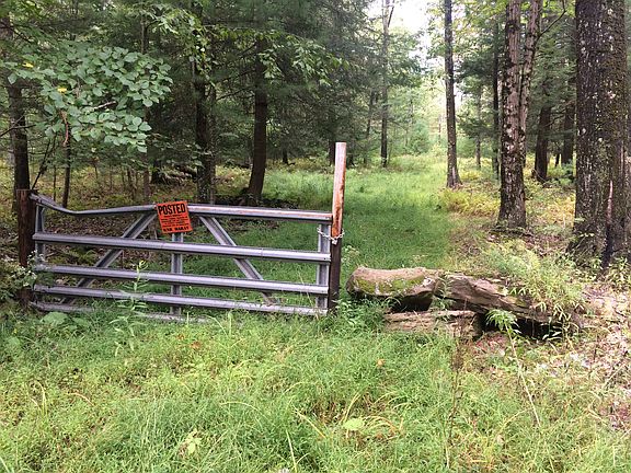 Entry to access road