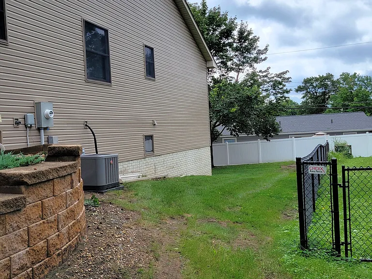 832 Laurel Ave #L — Photo 16