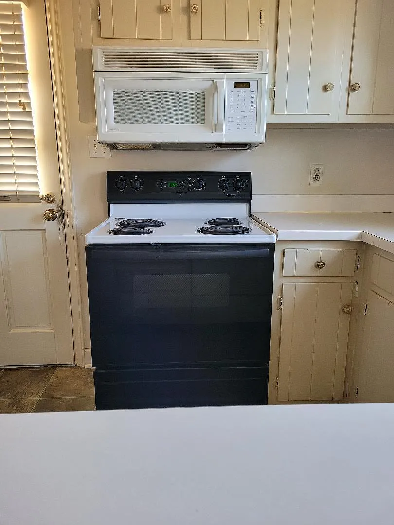 2 bed, 1017 sqft, $1,400 — Photo 4
