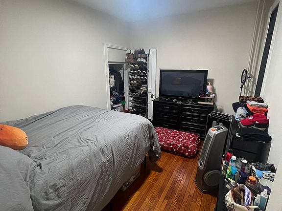 4th image of 1508 N Van Buren St #1