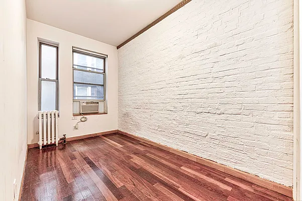 Rented by REAL New York | media 51