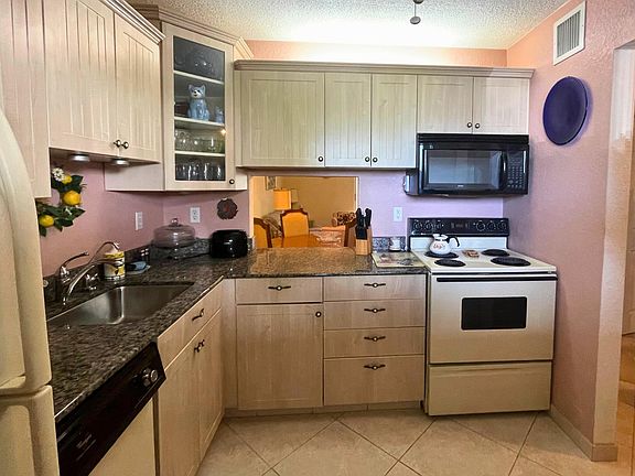 4th image of 2669 S Garden Drive #102