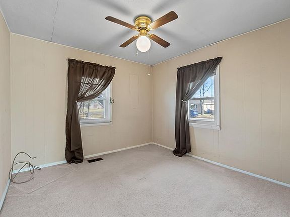 5th image of 521 N Elm St