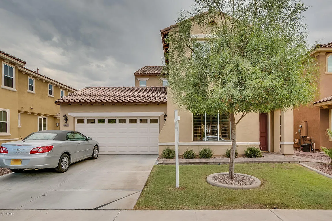 Great Location! Fabulous Move-In Ready 5 Bed /3 Bath Home In South Tempe — Photo 1