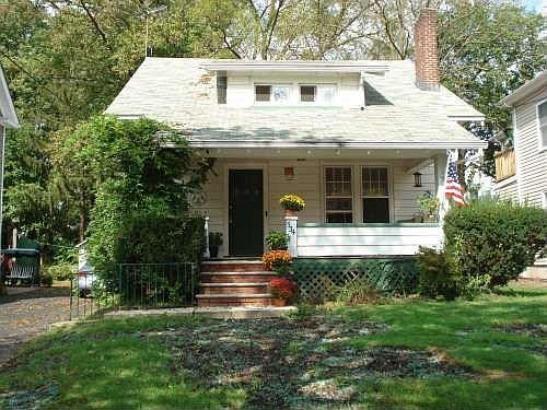2nd image of 534 Hort St