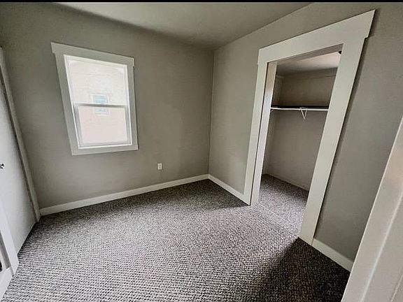 5th image of 219 Morton St