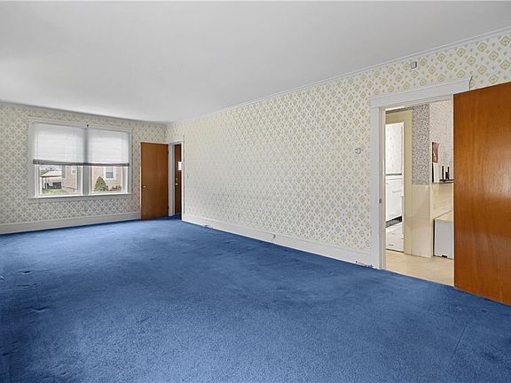 5th image of 33 Hillcrest Ave