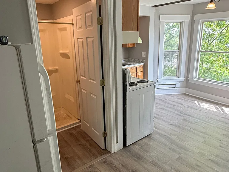 106 Vine St #2 — Photo 8