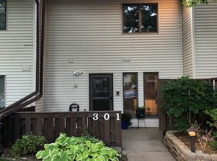 301 Samoa Ct, Iowa City, IA 52246