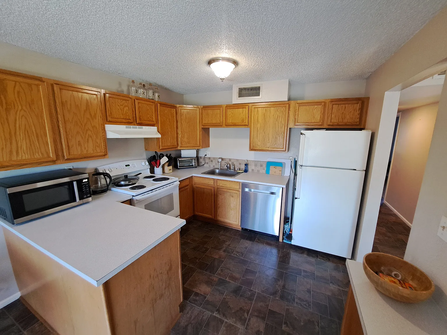 2 bed, 898 sqft, $1,850 — Photo 4