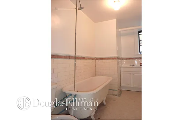 Rented by Douglas Elliman | media 32