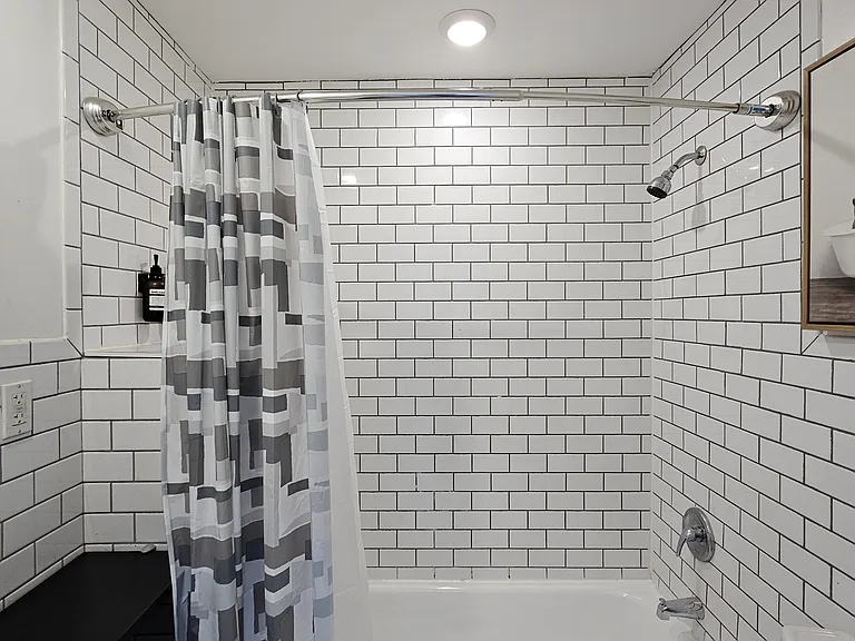 985 Herkimer St #TOPFLOOR — Photo 6