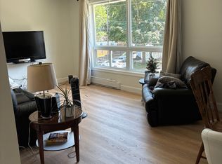 363 Andrew St #3, Newmarket, ON L3Y 1H5