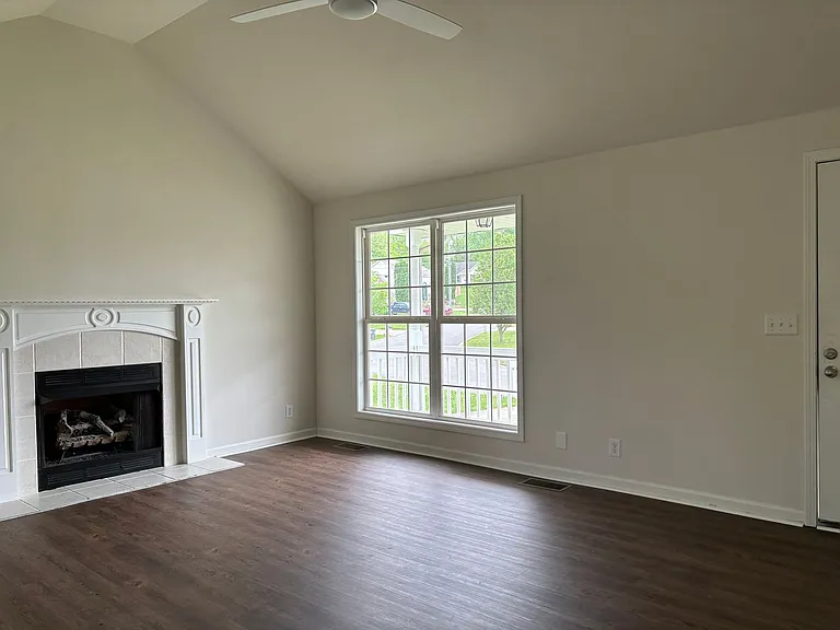 2863 Rome Ln — Photo 11