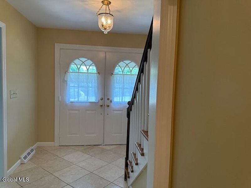 5th image of 837 Worcester Drive