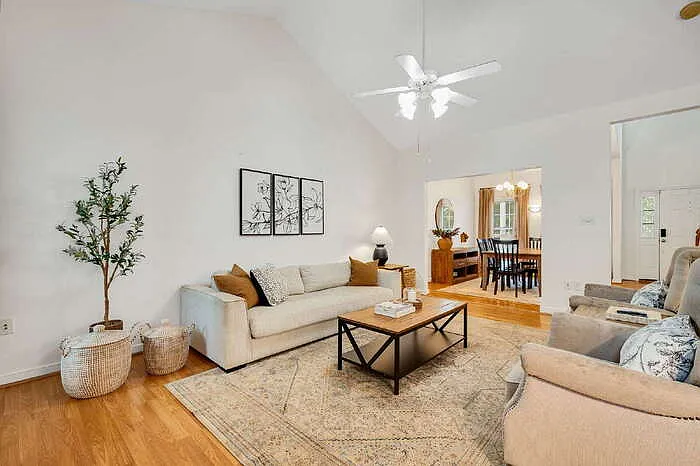 607 Green Garden Cir — Photo 8