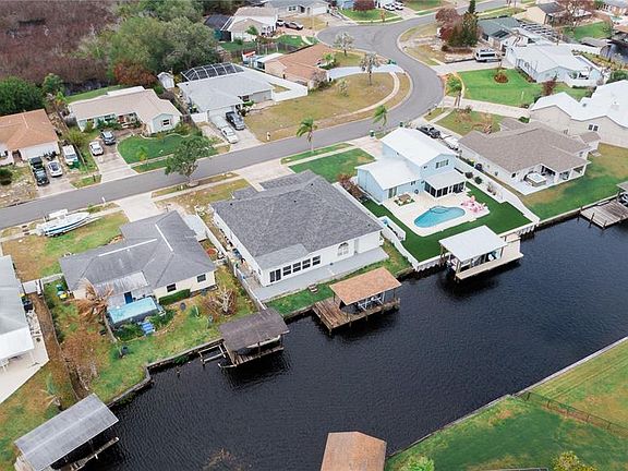 5th image of 2145 Porpoise St