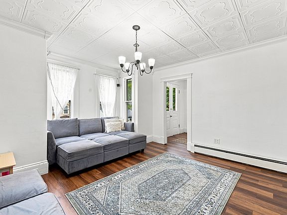 5th image of 30 Prospect St
