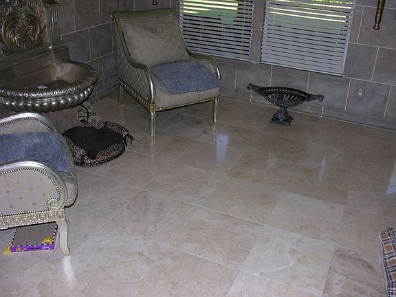 DINING ROOM FLOOR