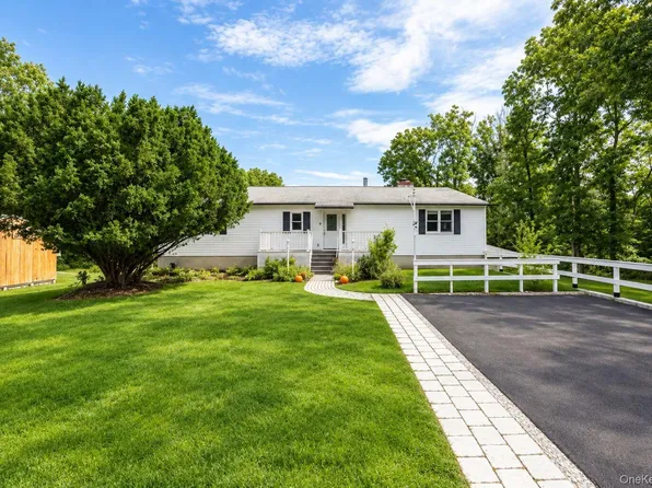 226 Charwill Drive, Clinton Corners, NY 12514