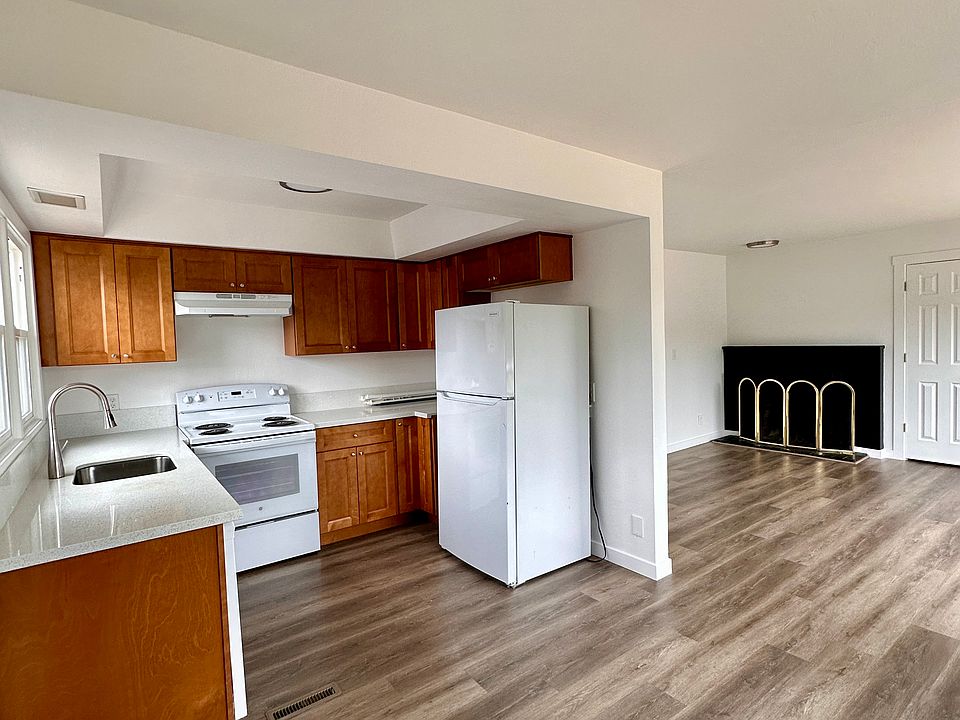 1st image of 2230-2234 NE Killingsworth St #2232