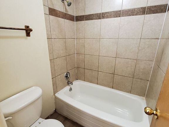4th image of 207 Mathews St APT 17