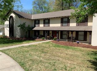 400 S Halsey Ave, Harrisonville, MO 64701