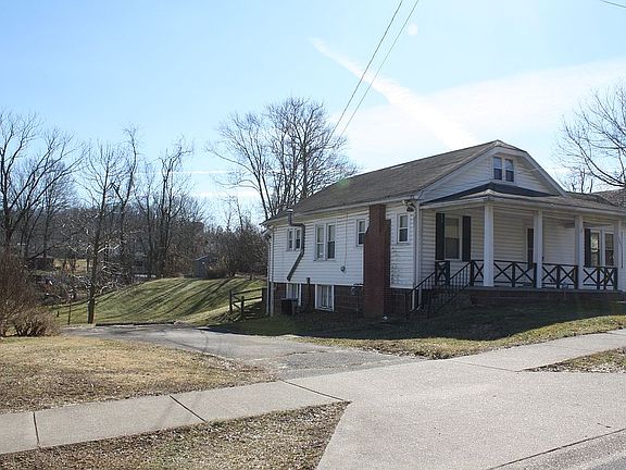 4th image of 561 Central Ave