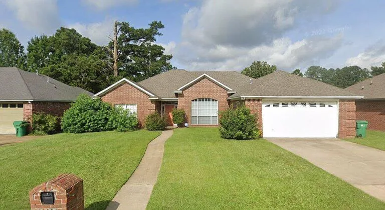 Sandlin Ave — Photo 1