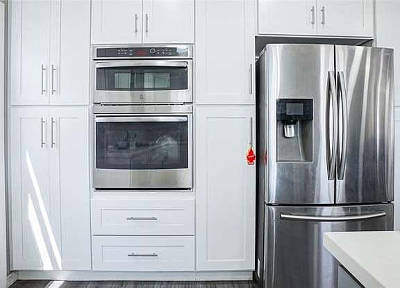 2nd image of 2709 Fashion Ave