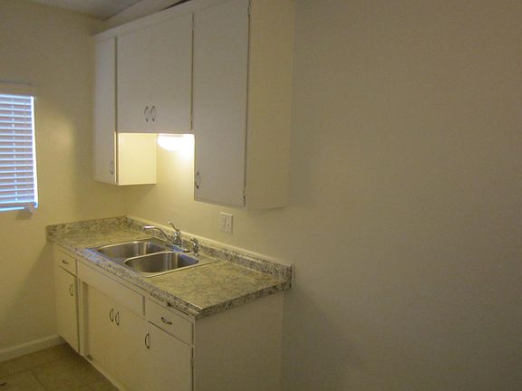4th image of 317 W Park Ave APT 206