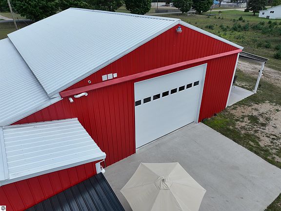 2nd image of 6154 Satterly Lake Rd