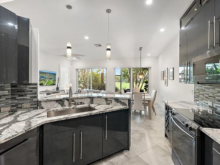 503 Resort Ln — Photo 12