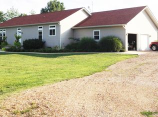 151 Rebecca Ln, Centralia, IL 62801