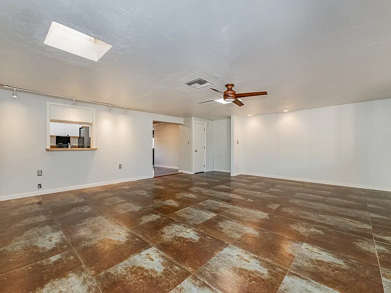 2827 E La Cienega Pl — Photo 12