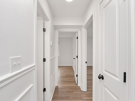 5th image of 719 Meadow Wood Dr Unit 3